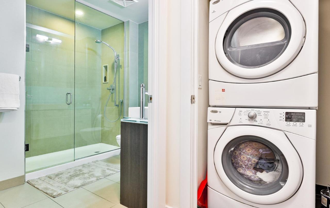 Luxury Condo Prime Location Торонто Экстерьер фото